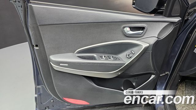 Hyundai Santafe 2018 — photo 14