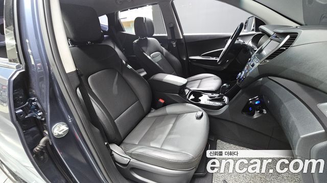 Hyundai Santafe 2018 — photo 16
