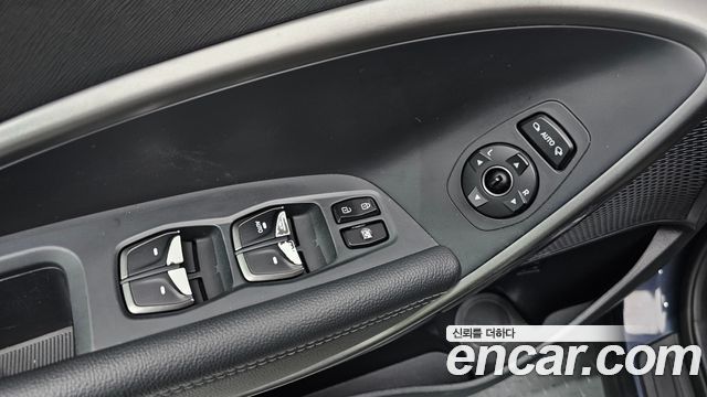 Hyundai Santafe 2018 — photo 28