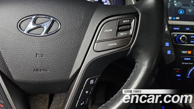 Hyundai Santafe 2018 — photo 30