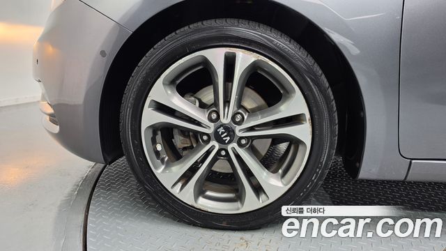 Kia K3 2015 — photo 5