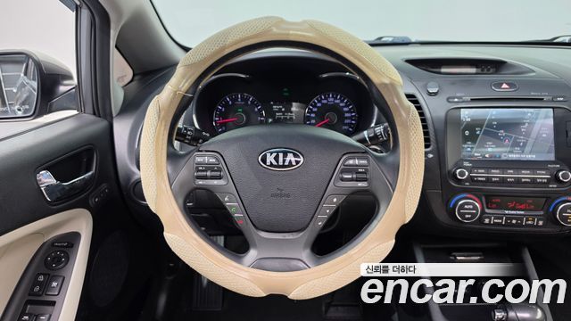 Kia K3 2015 — photo 13