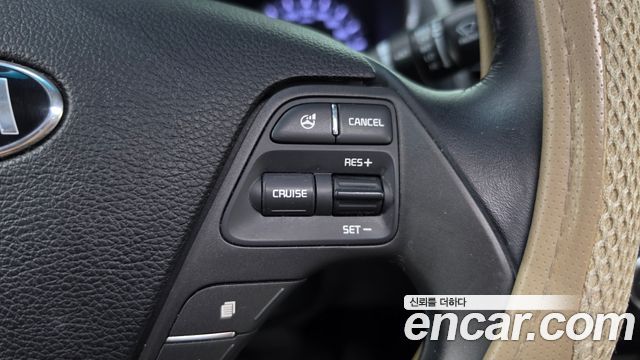 Kia K3 2015 — photo 16