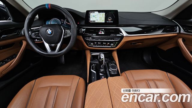 BMW 5-Series 2018 — photo 10