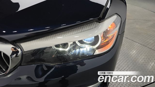 BMW 5-Series 2018 — photo 8