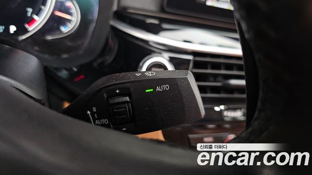 BMW 5-Series 2018 — photo 27