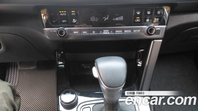 Kia Seltos 2023 — photo 28