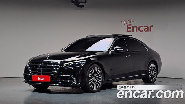 Mercedes-Benz S-Class 2023 — photo 1