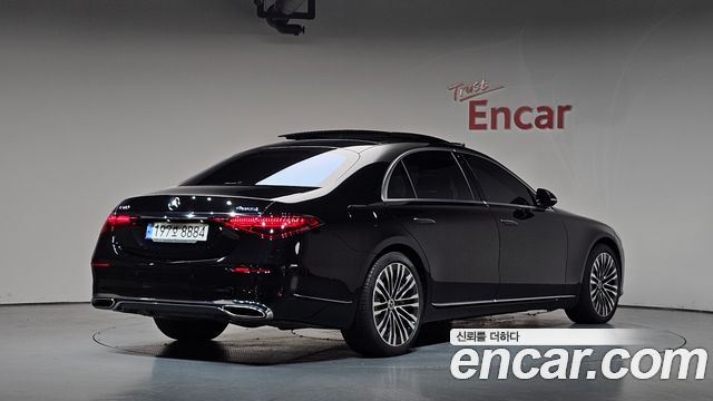 Mercedes-Benz S-Class 2023 — photo 2