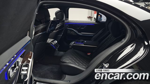 Mercedes-Benz S-Class 2023 — photo 18