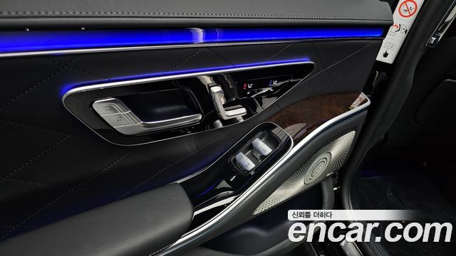 Mercedes-Benz S-Class 2023 — photo 25