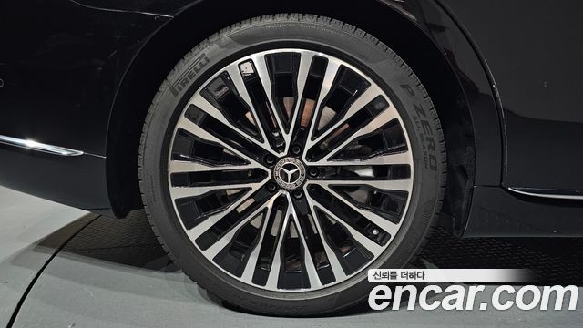 Mercedes-Benz S-Class 2023 — photo 7