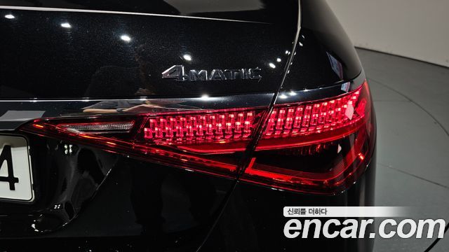 Mercedes-Benz S-Class 2023 — photo 9