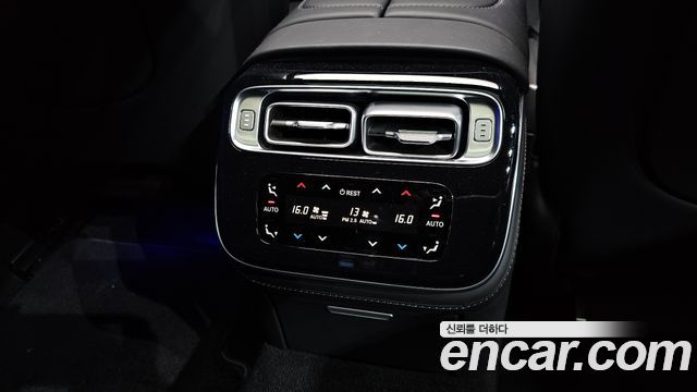 Mercedes-Benz S-Class 2023 — photo 28