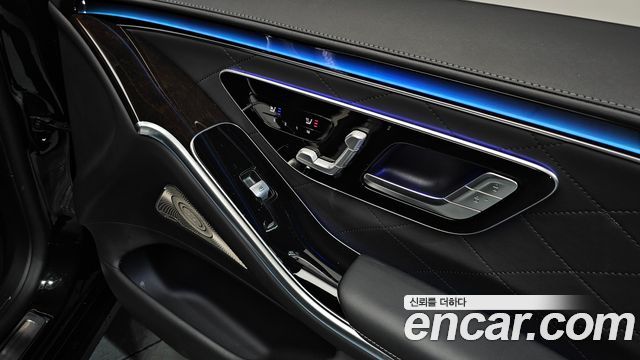Mercedes-Benz S-Class 2023 — photo 31