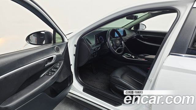 Hyundai Sonata 2022 — photo 13
