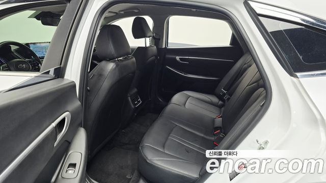 Hyundai Sonata 2022 — photo 25