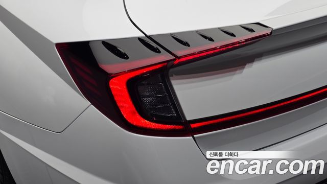 Hyundai Sonata 2022 — photo 9