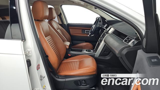 Land Rover Discovery Sport 2016 — photo 11