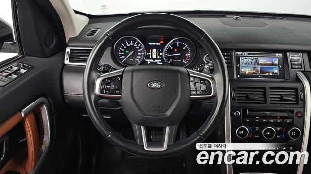Land Rover Discovery Sport 2016 — photo 13