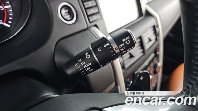 Land Rover Discovery Sport 2016 — photo 17