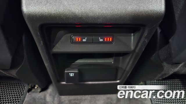 Land Rover Discovery Sport 2016 — photo 18