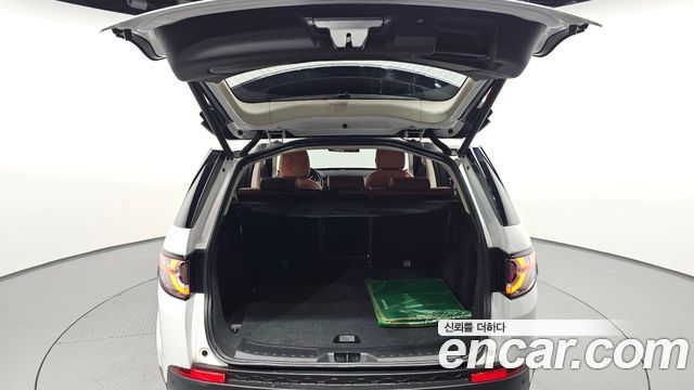 Land Rover Discovery Sport 2016 — photo 20