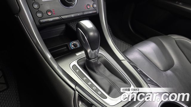 Ford Mondeo 2016 — photo 9