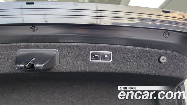 Genesis G90 2022 — photo 31