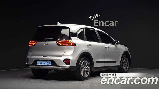 Kia Niro 2023 — photo 2