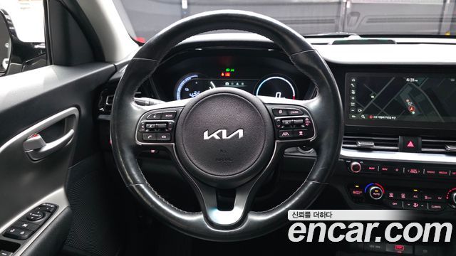 Kia Niro 2023 — photo 19