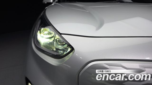 Kia Niro 2023 — photo 8