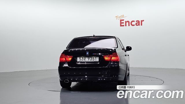 BMW 3-Series 2010 — photo 4