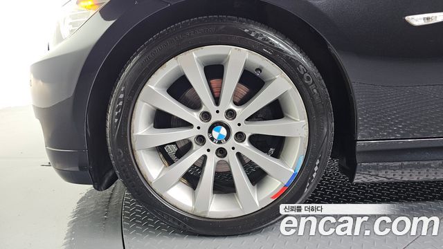 BMW 3-Series 2010 — photo 5