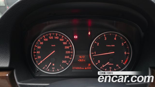 BMW 3-Series 2010 — photo 8