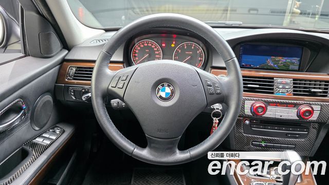 BMW 3-Series 2010 — photo 13