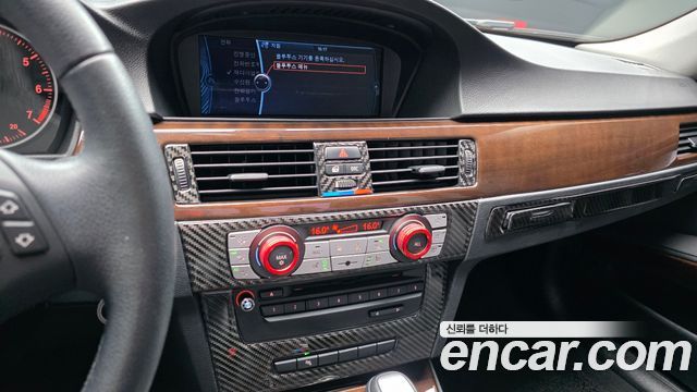 BMW 3-Series 2010 — photo 14