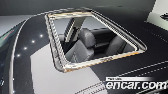 BMW 3-Series 2010 — photo 19