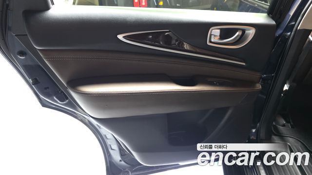 Infiniti QX60 2018 — photo 15