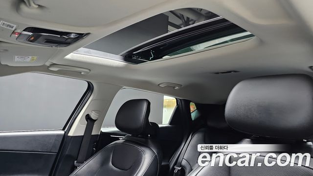 Kia EV6 2022 — photo 22