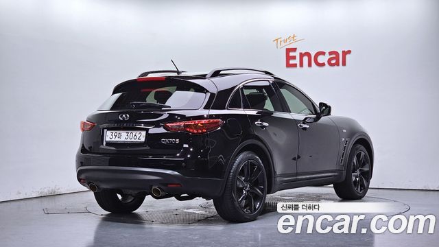 Infiniti QX70 2017 — photo 2