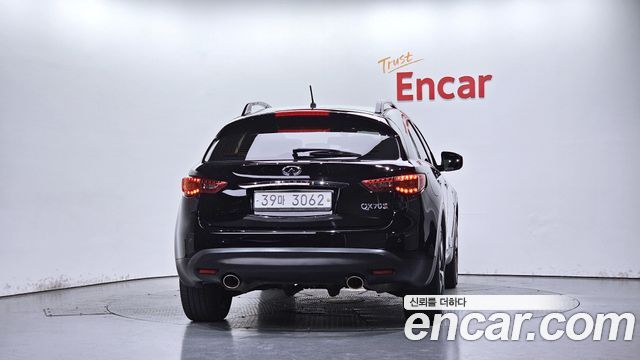 Infiniti QX70 2017 — photo 4