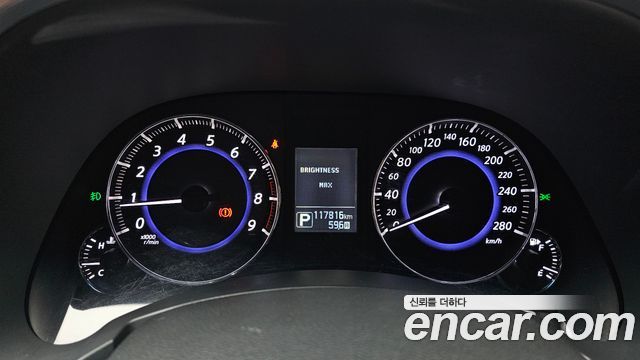 Infiniti QX70 2017 — photo 11