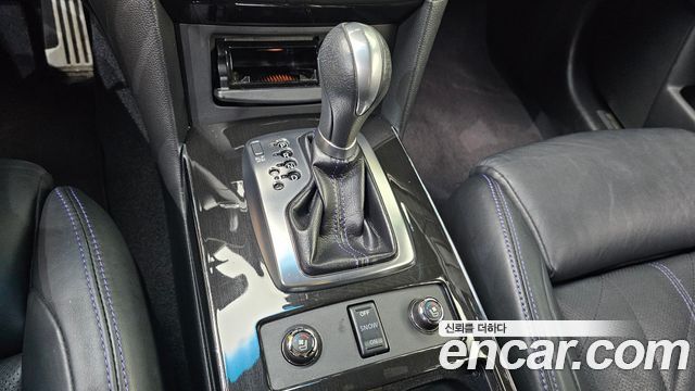 Infiniti QX70 2017 — photo 12