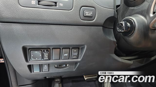 Infiniti QX70 2017 — photo 24