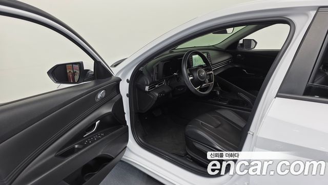 Hyundai AVANTE 2021 — photo 13