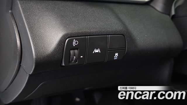 Hyundai AVANTE 2021 — photo 25