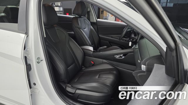 Hyundai AVANTE 2021 — photo 16