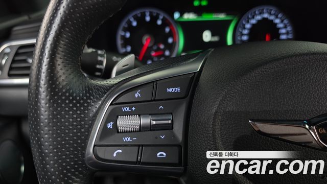 Genesis G70 2018 — photo 23