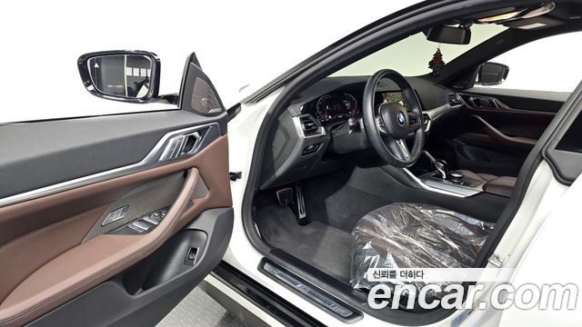 BMW 4-Series 2022 — photo 13